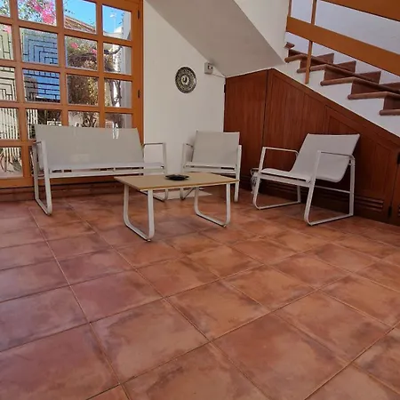Casa Corte Fiorita 산비토로카포